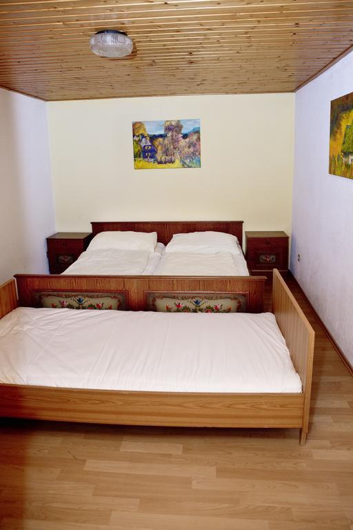 Altes Almhaus Otel Maria Lankowitz Oda fotoğraf