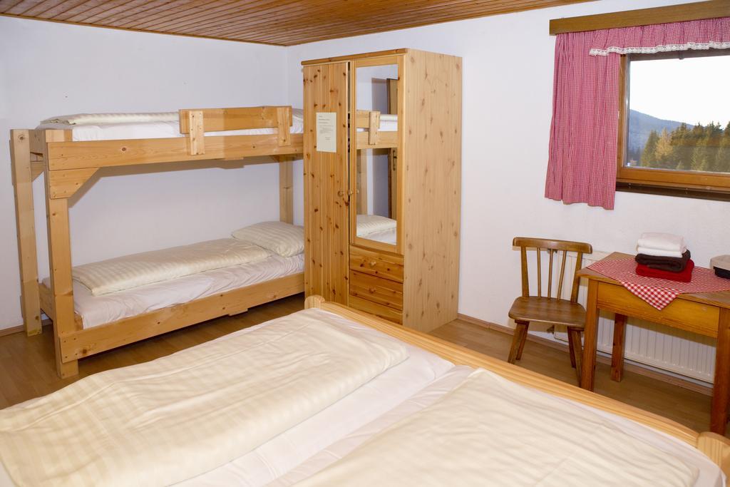 Altes Almhaus Otel Maria Lankowitz Oda fotoğraf