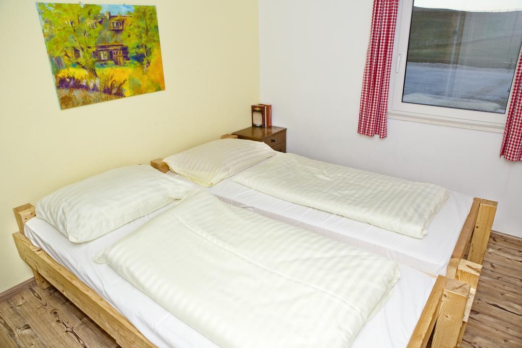 Altes Almhaus Otel Maria Lankowitz Oda fotoğraf